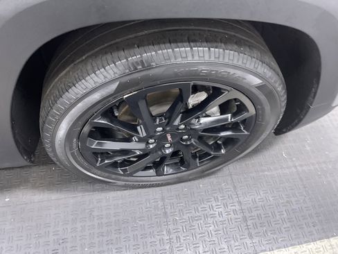 Used 2023 GMC Terrain SLT w/ Elevation Edition image 28