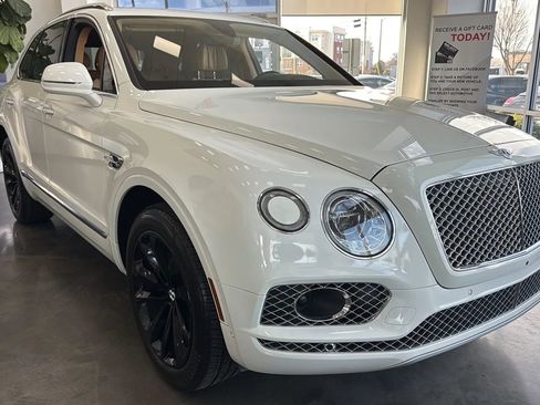 Used 2017 Bentley Bentayga W12 Sport Utility 4D image 5