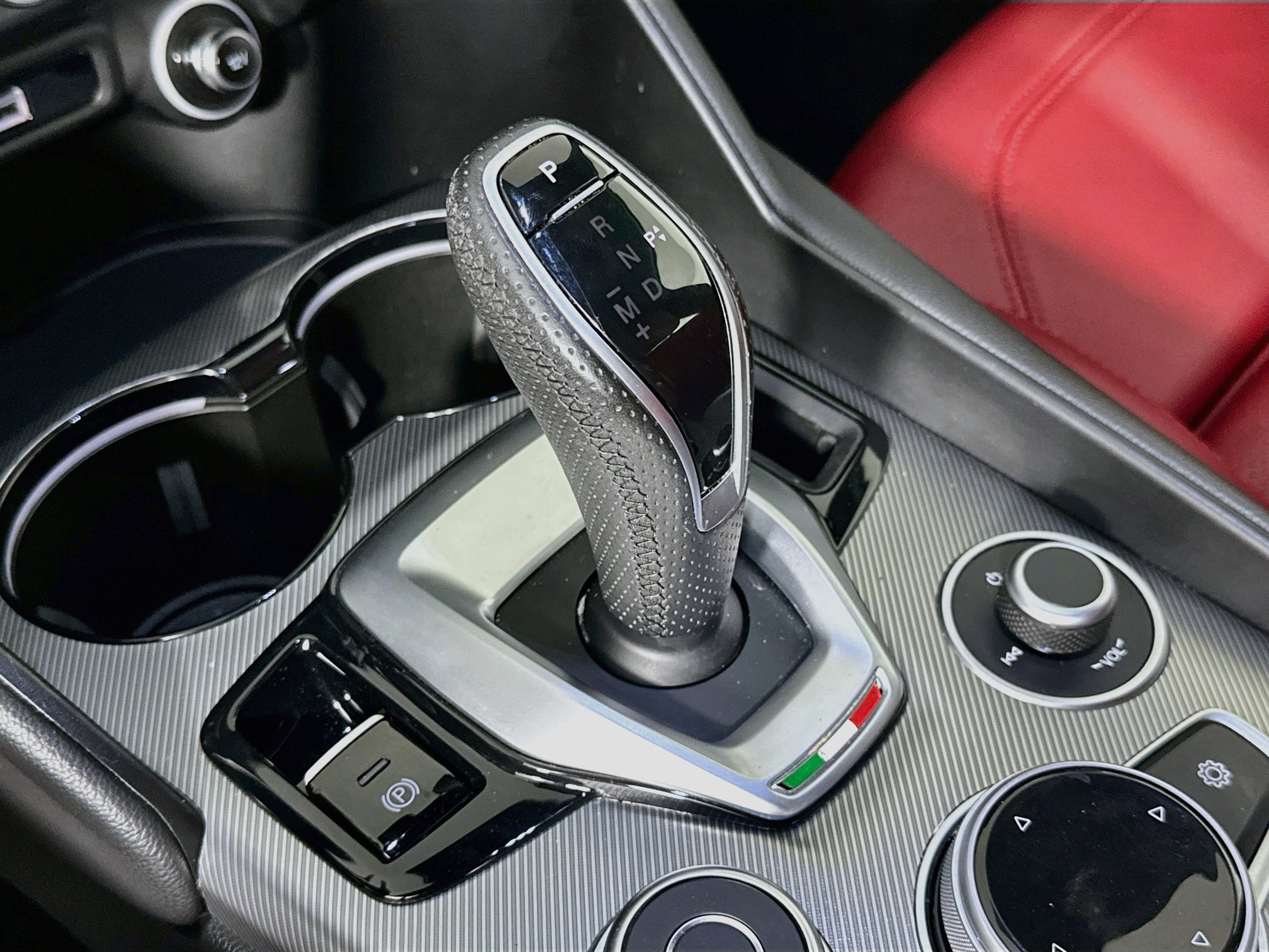 Used 2023 Alfa Romeo Giulia Veloce RWD image 24