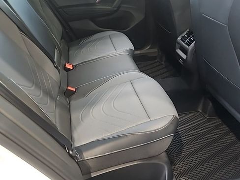 New 2026 Volkswagen Tiguan SE image 17