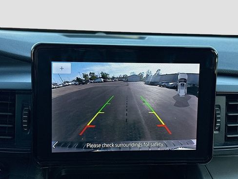 Used 2022 Ford Explorer XLT image 31