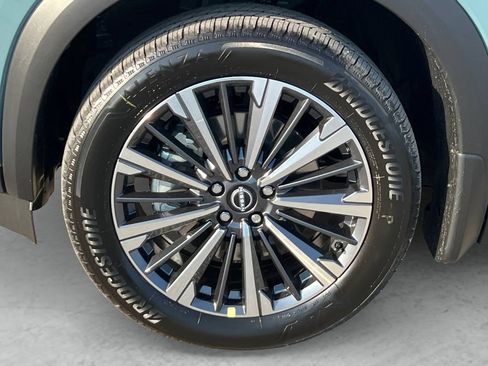 New 2026 Nissan Pathfinder Platinum FWD image 24