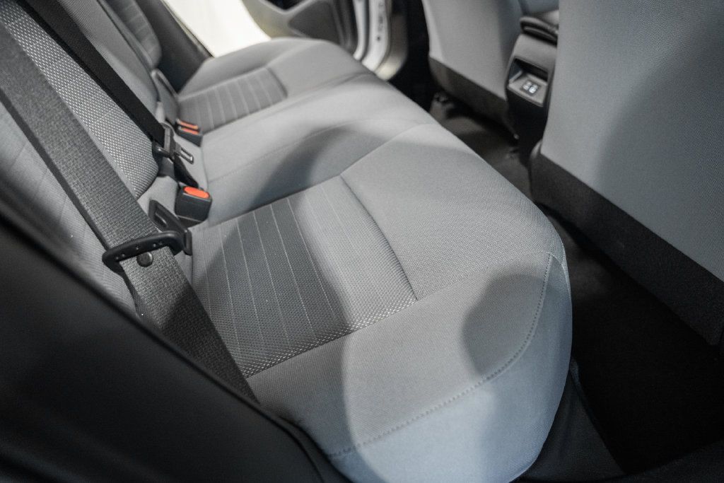 Used 2025 Toyota Corolla SE FWD image 30