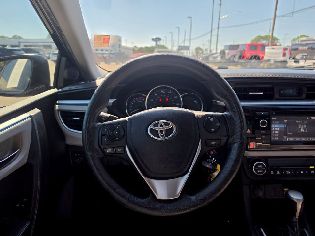 Used 2015 Toyota Corolla LE FWD image 17