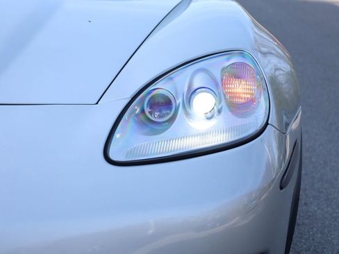 Used 2007 Chevrolet Corvette Z06 w/ Preferred Equipment Group image 19