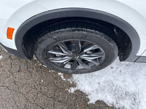 Used 2022 Volkswagen Tiguan SE image 5