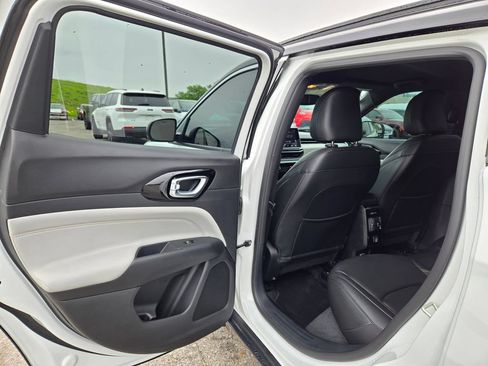 Used 2024 Jeep Compass Limited AWD/4WD image 26