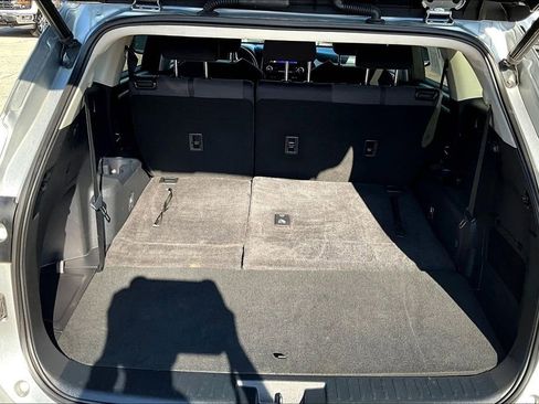 Used 2023 Toyota Highlander LE FWD image 7