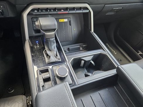 Used 2022 Toyota Tundra Limited image 13