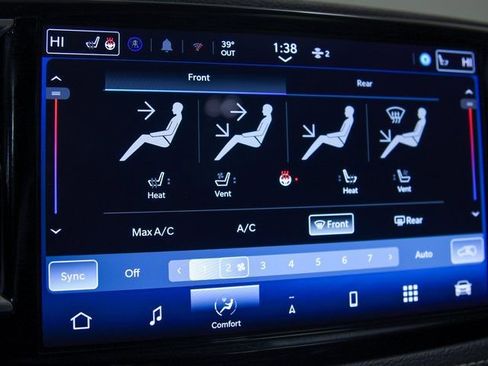 Used 2024 Chrysler Pacifica Limited image 24