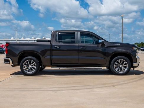Used 2021 Chevrolet Silverado 1500 LT w/ Convenience Package II RWD image 4