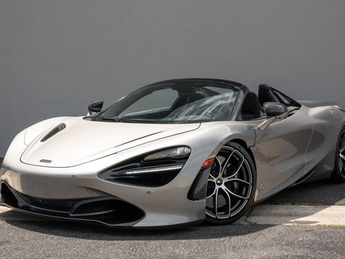 Used 2020 McLaren 720S Spider RWD image 1