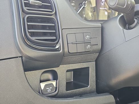 Used 2025 RAM ProMaster 2500 image 14