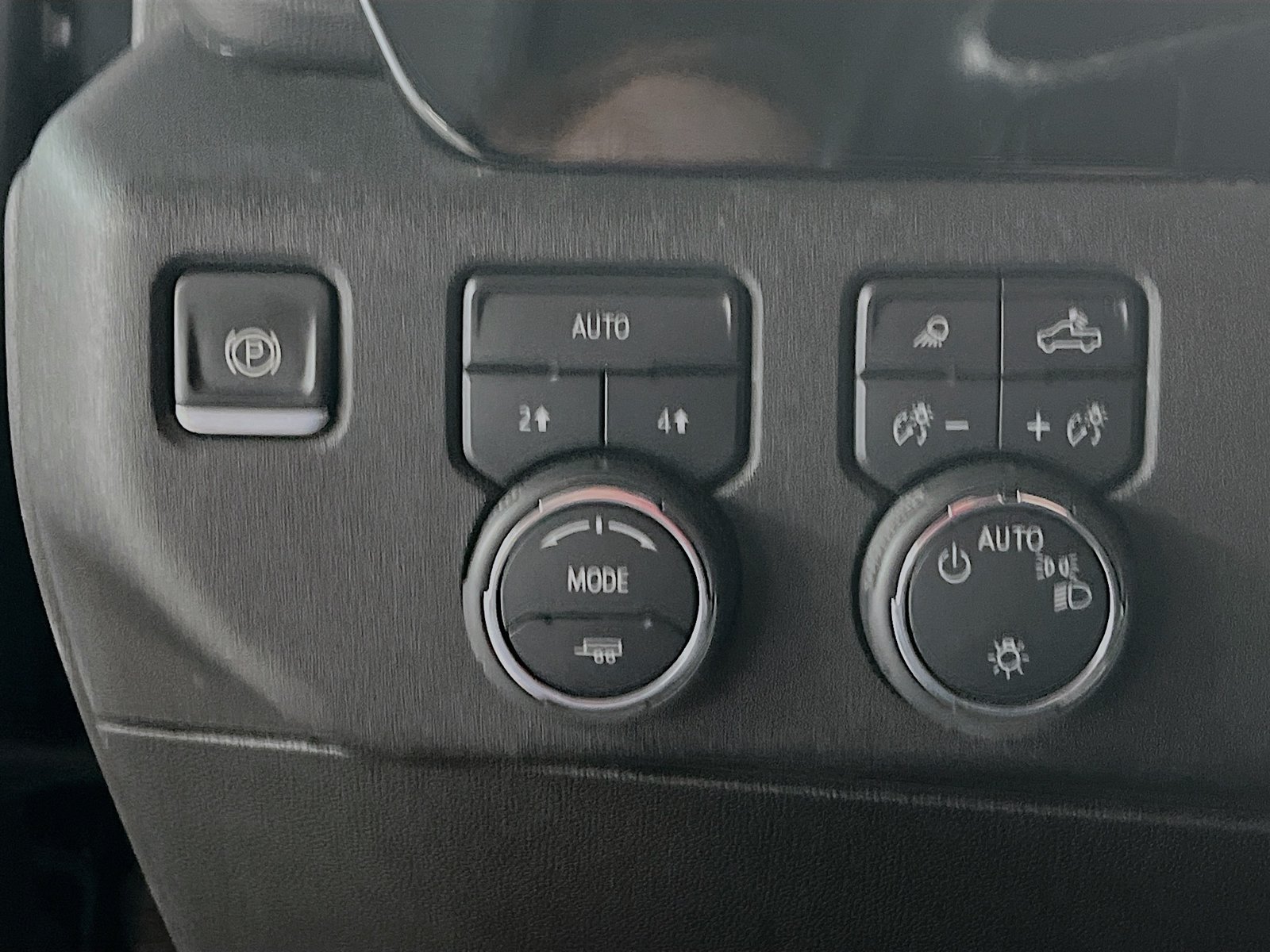 Used 2025 Chevrolet Silverado 1500 LT AWD/4WD image 10