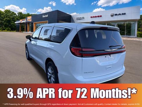 New 2026 Chrysler Pacifica Select AWD/4WD image 8