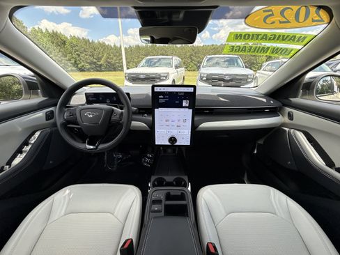 Used 2025 Ford Mustang Mach-E Premium RWD image 11