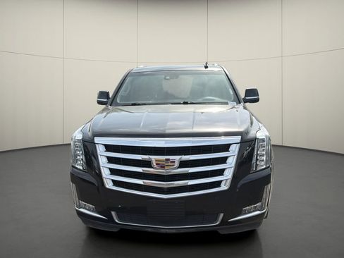 Used 2017 Cadillac Escalade Premium Luxury image 2