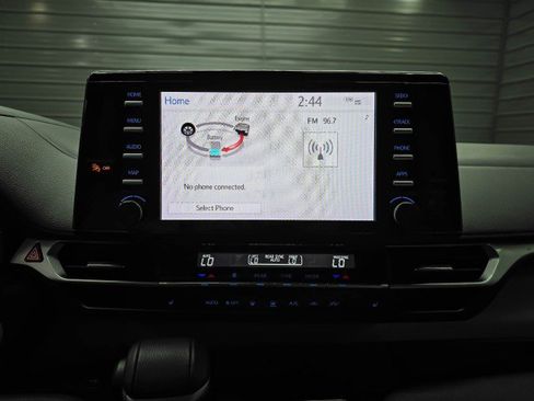 Used 2023 Toyota Sienna XLE FWD image 29