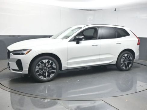 New 2026 Volvo XC60 B5 Plus w/ Protection Package Premier AWD/4WD image 4