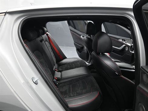 Used 2023 Kia Stinger GT2 image 10