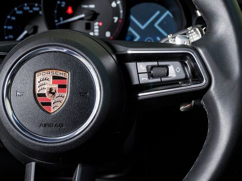 Certified 2025 Porsche Macan image 19