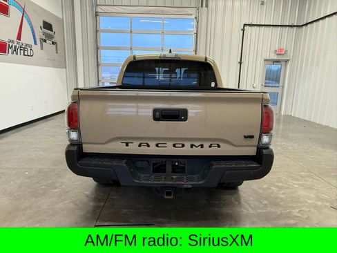 Used 2020 Toyota Tacoma TRD Off-Road image 2