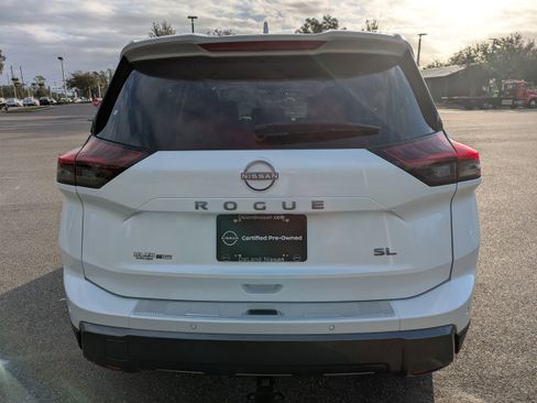 Certified 2025 Nissan Rogue SL image 5