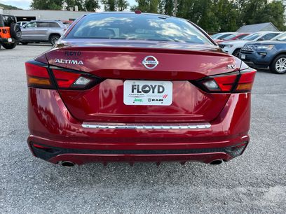 Used 2022 Nissan Altima 2.5 SV w/ SV Premium Package