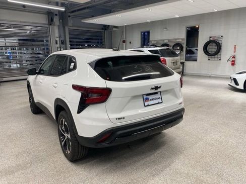 New 2026 Chevrolet Trax RS w/ Driver Confidence Package image 8