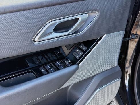 Used 2019 Land Rover Range Rover Velar R-Dynamic SE AWD/4WD image 22