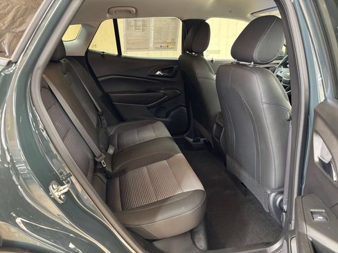 Used 2025 Chevrolet Trax LT FWD image 24