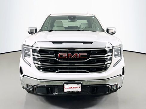 Used 2022 GMC Sierra 1500 SLT w/ SLT Premium Package AWD/4WD image 3