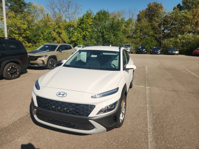 Used 2023 Hyundai Kona SEL AWD/4WD image 2