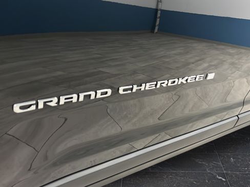Used 2021 Jeep Grand Cherokee L Limited AWD/4WD image 36