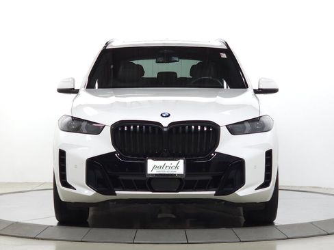 Used 2024 BMW X5 xDrive40i w/ M Sport Package AWD/4WD image 2