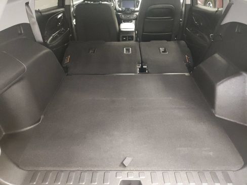 Used 2023 GMC Terrain SLE w/ Driver Convenience Package FWD image 15