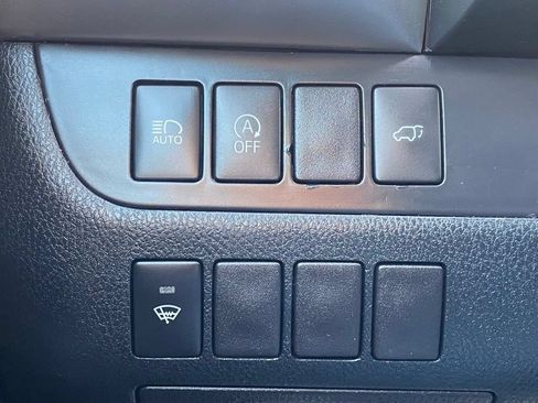 Used 2019 Toyota Highlander LE AWD/4WD image 27