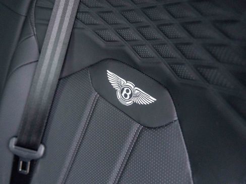 Used 2024 Bentley Bentayga AWD/4WD image 46