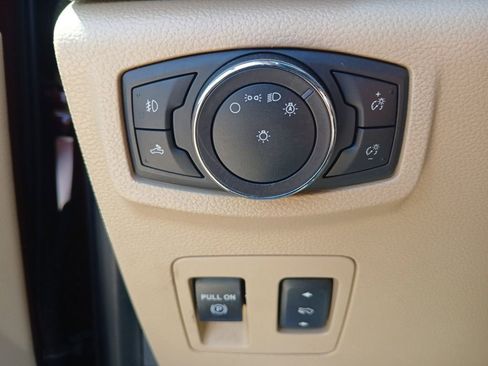 Used 2017 Ford F150 XLT w/ Equipment Group 302A Luxury AWD/4WD image 20