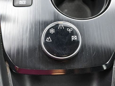 Used 2025 Nissan Rogue SV AWD/4WD image 27