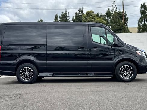 Used 2025 Mercedes-Benz Sprinter 2500 image 6