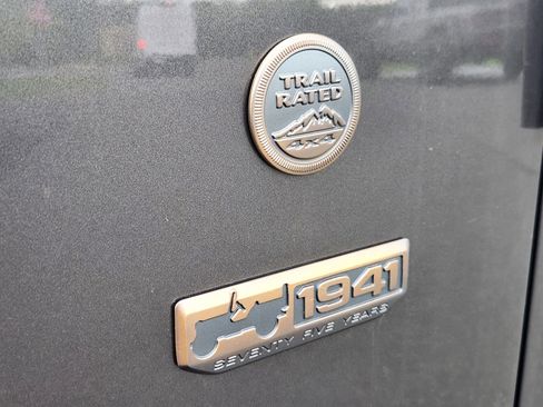 Used 2016 Jeep Wrangler Unlimited Sahara image 22