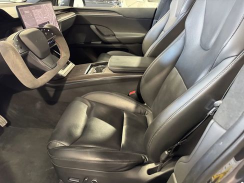 Used 2023 Tesla Model X image 12