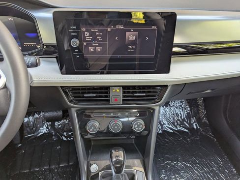 Certified 2025 Volkswagen Taos S FWD image 11