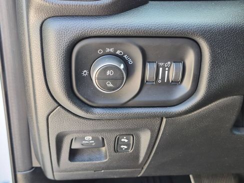 Used 2020 RAM 1500 Laramie w/ Sport Appearance Package AWD/4WD image 14