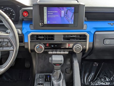 Used 2025 Toyota Tacoma TRD Off-Road image 27