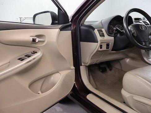 Used 2013 Toyota Corolla LE Special Edition image 9