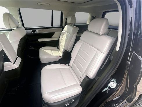 Used 2025 Hyundai Santa Fe Calligraphy image 26