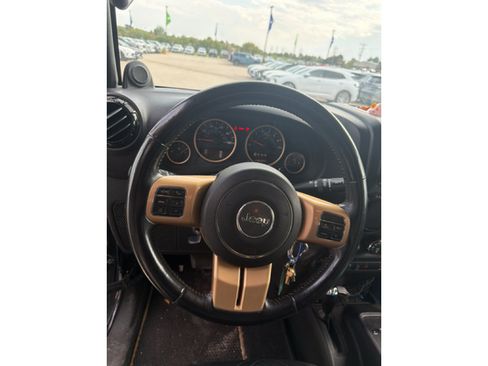 Used 2014 Jeep Wrangler Unlimited Sahara AWD/4WD image 8
