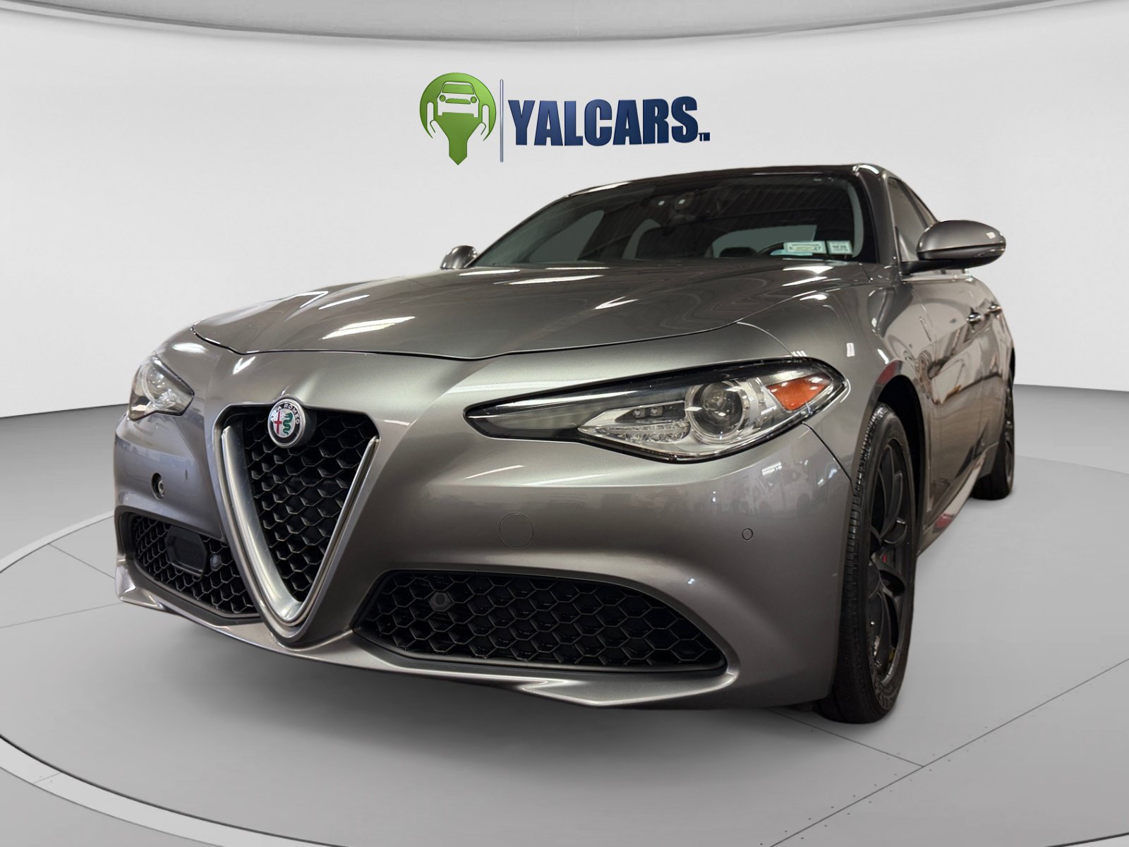 Used 2018 Alfa Romeo Giulia AWD image 9